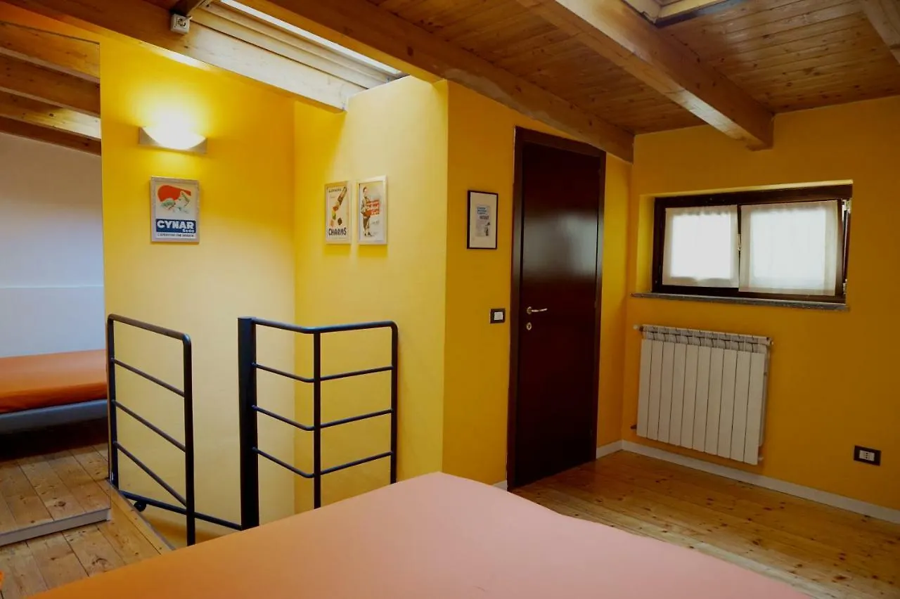 Studio Apartment Vicolo Lavandai Milan Italy